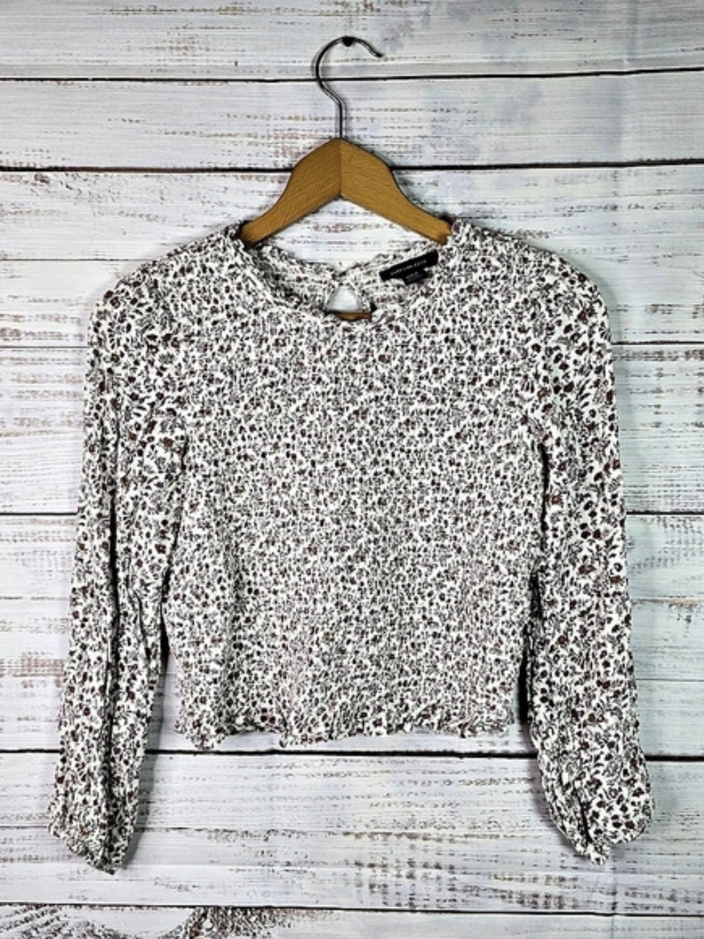 American Eagle Women’s Medium Floral Smocked Long Sleeve Crop Top
